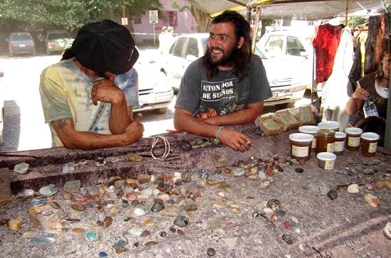 Vendors at the feria (photo: Guia Patagonia)